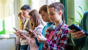 أوروبا تستعد لوضع «حد أدنى» لسن استخدام منصات التواصل الاجتماعي