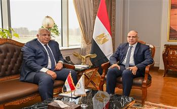 وزير الري ومحافظ مطروح  يبحثان موقف المشروعات المائية بالمحافظة 