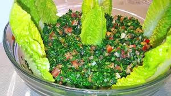 ألذ المقبلات.. تبولة بالبرغل والرمان على الطريقة اللبنانية