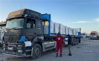 الهلال الأحمر المصري يدفع بمساعدات غذائية وطبية وشتوية لدعم الأشقاء الفلسطينيين عبر قافلة «زاد العزة» 153 