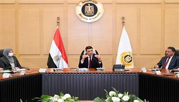 الصناعة تبحث مع «دي كود» ملامح الاستراتيجية الجديدة لتطوير القطاع