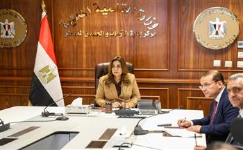 وزيرة التنمية المحلية والبيئة تتابع مع المحافظات إجراءات تحديد أسعار تعريفة الركوب الجديدة لسيارات الأجرة