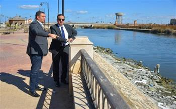 محافظ بورسعيد يتفقد كورنيش قناة الاتصال بالضواحي ويوجه برفع كفاءة مستوى النظافة والخدمات بالمنطقة 
