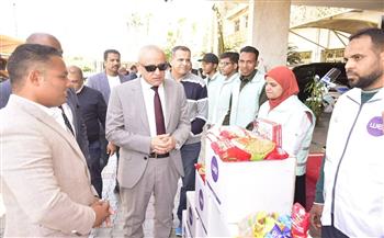 محافظ الأقصر يشهد توزيع 3000 كرتونة غذائية ضمن حملة مؤسسة صناع الخير "كل يوم أحلى"