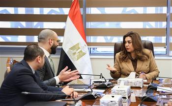 وزيرة التنمية المحلية والبيئة تتابع جهود تطوير ورقمنة بعض الخدمات المقدمة للمواطنين بالمحافظات