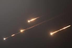 صفارات الإنذار تدوي في تل أبيب.. ورشقة صاروخية من إيران باتجاه إسرائيل