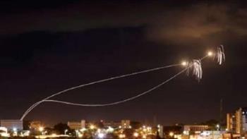 صفارات الإنذار تدوي في القدس المحتلة.. وصوت انفجارات ضخمة في سماء المدينة