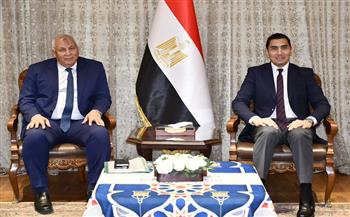 لبحث تكثيف الأنشطة والمشروعات.. وزير الشباب والرياضة يستقبل محافظ مطروح 