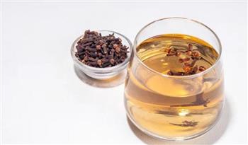 ماذا يحدث لجسمك عند شرب ماء القرنفل؟.. تقرير يجيب