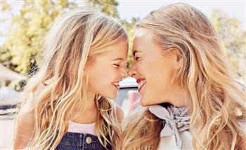 خطوات بسيطة لتعزيز حضورك النفسي مع أطفالك وسط زحام الحياة