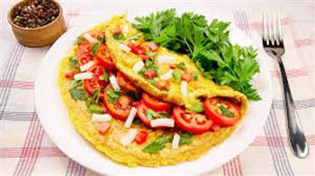 سحور 22 رمضان.. أومليت الخضار بالجبن الكريمي