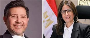 وزيرة الثقافة تطمئن الجمهور على صحة الفنان الكبير هاني شاكر