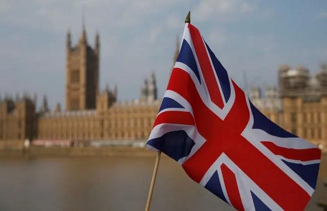 هيئة بحرية بريطانية: تعرض 13 سفينة للهجوم بالشرق الأوسط منذ بدء الصراع