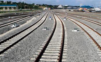 أوغندا تخطط لربط خط سكة حديد جديد بتنزانيا لتعزيز صادرات المعادن