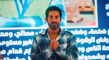 ملخص الحلقة 22 من إفراج.. تكريم عمرو سعد ولقاء رومانسي يجمعه بـ تارا عماد  