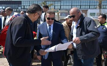 محافظ بورسعيد يتفقد تطوير ميدان مجمع المطاعم وكورنيش المدينة السياحي  