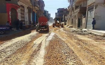  ضمن مشروعات الخطة الاستثمارية.. محافظ كفر الشيخ يتابع أعمال الرصف بمسير 