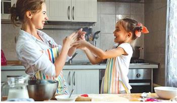 للأمهات.. 5 مهارات علميها لطفلك قبل بلوغه سن الـ10 