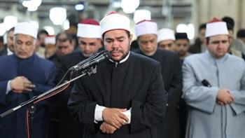 الجامع الأزهر يمتلئ بالمصلين في الليلة الوترية الثانية من العشر الأواخر من رمضان