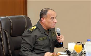 وزير الدفاع والإنتاج الحربي يتفقد منظومة العمل داخل هيئة الاستخبارات العسكرية ويشيد بمستوى أدائها