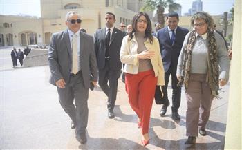 وزيرة الثقافة تتفقد متحف الفن المصري الحديث بأرض الأوبرا وتوجّه بإعداد سيناريو عرض جديد يعكس قيمة كنوزه الفنية