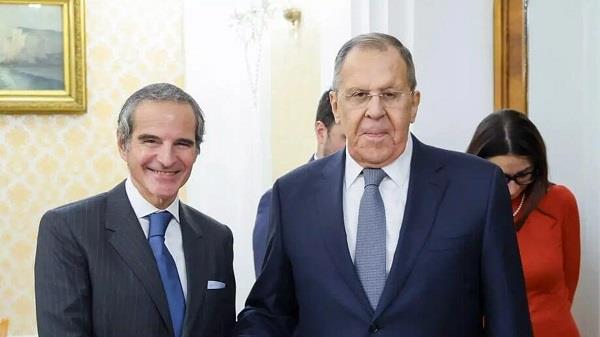 لافروف وجروسي يبحثان الهجمات الأمريكية الإسرائيلية على منشآت إيران النووية