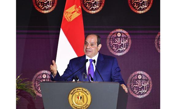 الرئيس السيسي يشارك في حفل إفطار الأسرة المصرية بدار القوات الجوية.. فيديو   