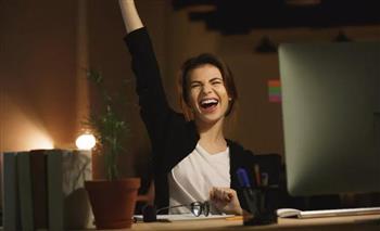 كيف تتجاوز المرأة العاملة العقبات وتحقق طموحاتها المهنية؟