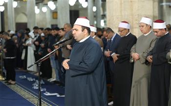 بروايات «حفص وقالون وابن ذكوان والبزي».. أئمة الجامع الأزهر يحيون التراويح في الليلة 25 من رمضان 