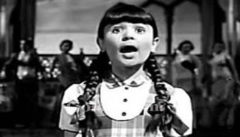 في ذكرى ميلاد الطفلة المعجزة فيروز: بكيت في أول مشهد سينمائي وعشت طفولتي متأخر