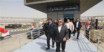 وزير النقل يتفقد التشطيبات النهائية وجاهزية المرحلة الثانية من مشروع الأتوبيس الترددي السريع