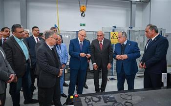 وزير الري ورئيس الهيئة العربية للتصنيع يتفقدان مركز التصنيع الرقمي بمصنع المحركات