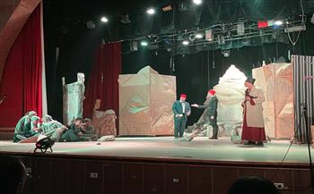 عرض "غرفة في القمر" و"القنال" في افتتاح نوادي مسرح كفر الشيخ