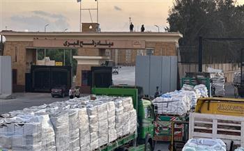 الهلال الأحمر المصري يعزز مد غزة بمزيد من المستلزمات الإغاثية والشتوية عبر قافلة «زاد العزة» 156