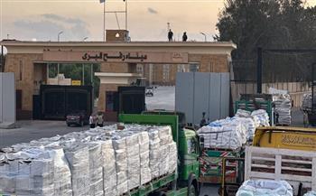 الهلال الأحمر المصري يعزز مد غزة بمزيد من المستلزمات الإغاثية والشتوية عبر قافلة «زاد العزة» 156