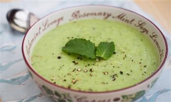 طريقة عمل شوربة البسلة بالمشروم بمذاق شهي