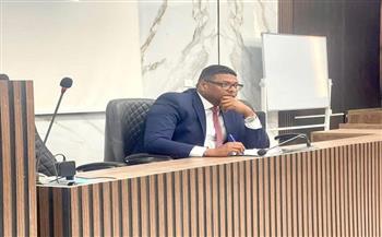 اجتماع وكيل وزارة الصحة مع مديري الإدارات الفنية والإدارية بمديرية الشؤون الصحية بالبحر الأحمر