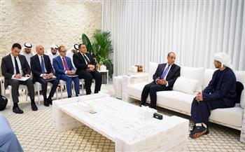 وزير الخارجية يزور الإمارات ويعقد مباحثات مع نظيره وينقل رسالة تضامن من الرئيس والحكومة والشعب المصري