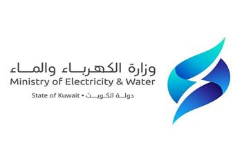 "الكهرباء الكويتية" تعيد خطين هوائيين بعد تضررهما من سقوط شظايا جراء الاعتداءات الإيرانية