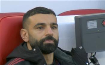 الدوري الإنجليزي.. ربع ساعة سلبية بين ليفربول وتوتنهام تحت أنظار محمد صلاح