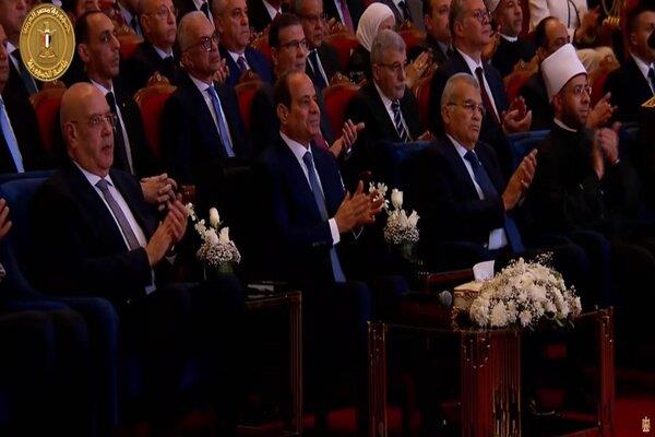 الرئيس السيسي يشاهد عرضًا مصورًا عن برنامج "دولة التلاوة" خلال احتفالية ليلة القدر