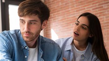 للنساء.. هل لكِ الأولولية في حياة شريكك؟.. علامات تكشف حقيقة مشاعره