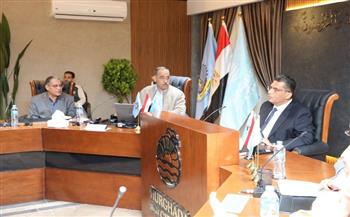 محافظ البحر الأحمر يوجه بتوزيع عادل للمشروعات داخل أحياء الغردقة لتحقيق أفضل استفادة من التمويل المتاح