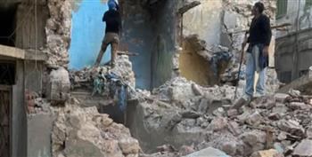 إزالة الأجزاء القابلة للسقوط بـ 4 عقارات بالإسكندرية