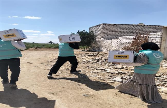 من الوجه البحري لأقصى الشمال.. صناع الخير توزع كراتين المواد الغذائية ووجبات الإفطار على الأسر الأولى بالرعاية