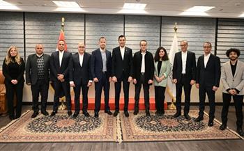 وزارة الشباب والرياضة وشركة استادات تبحثان سبل تعزيز التعاون المشترك