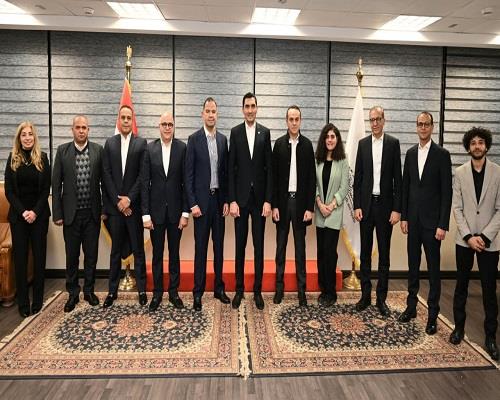 وزارة الشباب والرياضة وشركة استادات تبحثان سبل تعزيز التعاون المشترك  