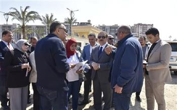 محافظ بورسعيد يستعرض التصميمات الهندسية المقترحة للتطوير بميدان مجمع المطاعم