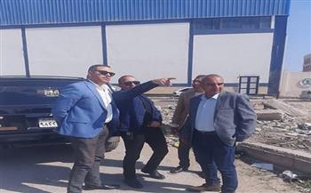 استجابة لشكاوى المواطنين.. نائب محافظ بورسعيد ورئيس حي الزهور يتفقدان استكمال أعمال حملة النظافة بالحي