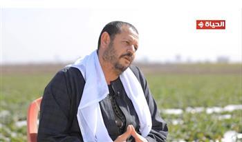 الحاج رفاعي يحول أرض صحراوية إلى مزارع فراولة ويحقق حلم التصدير مع برنامج «أجمل ناس»  